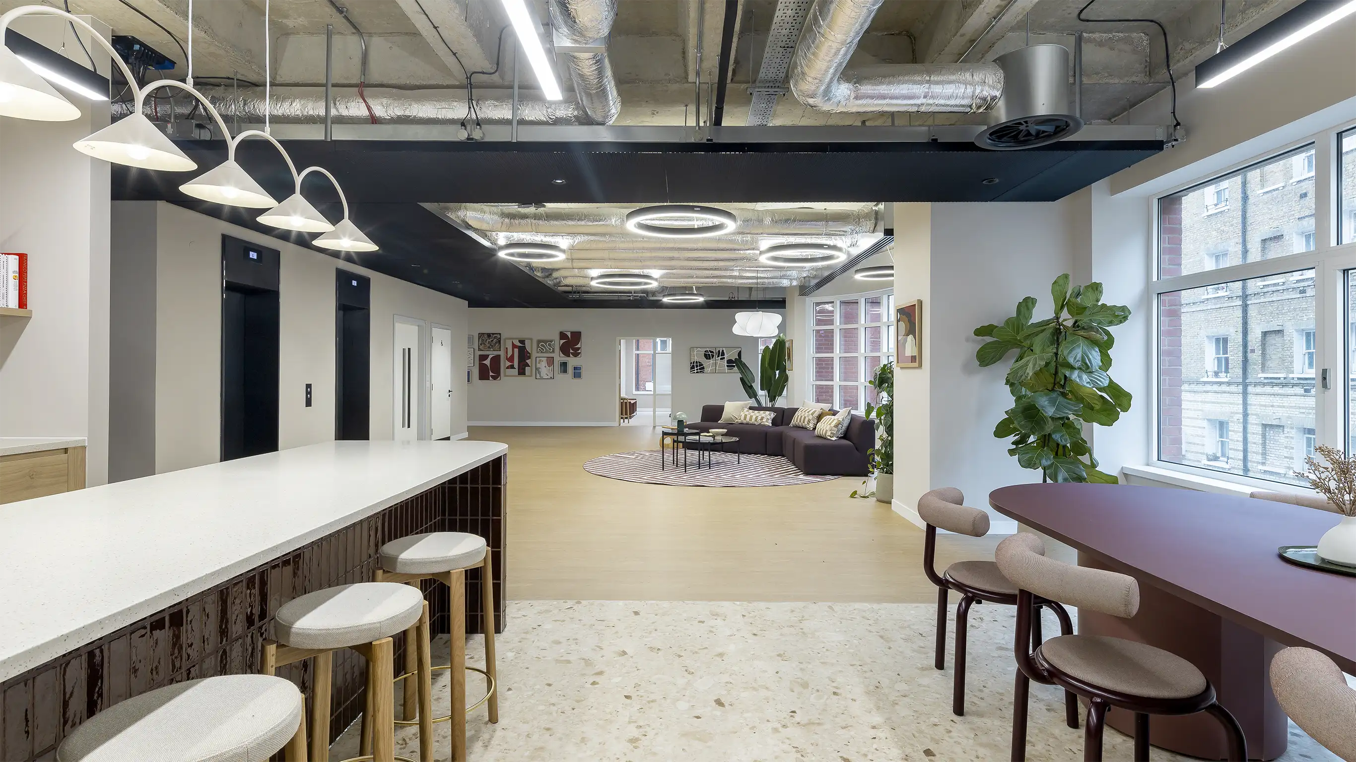 Kitchen & Breakout Area
